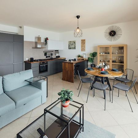 Luxury Apartment Messina Bagian luar foto