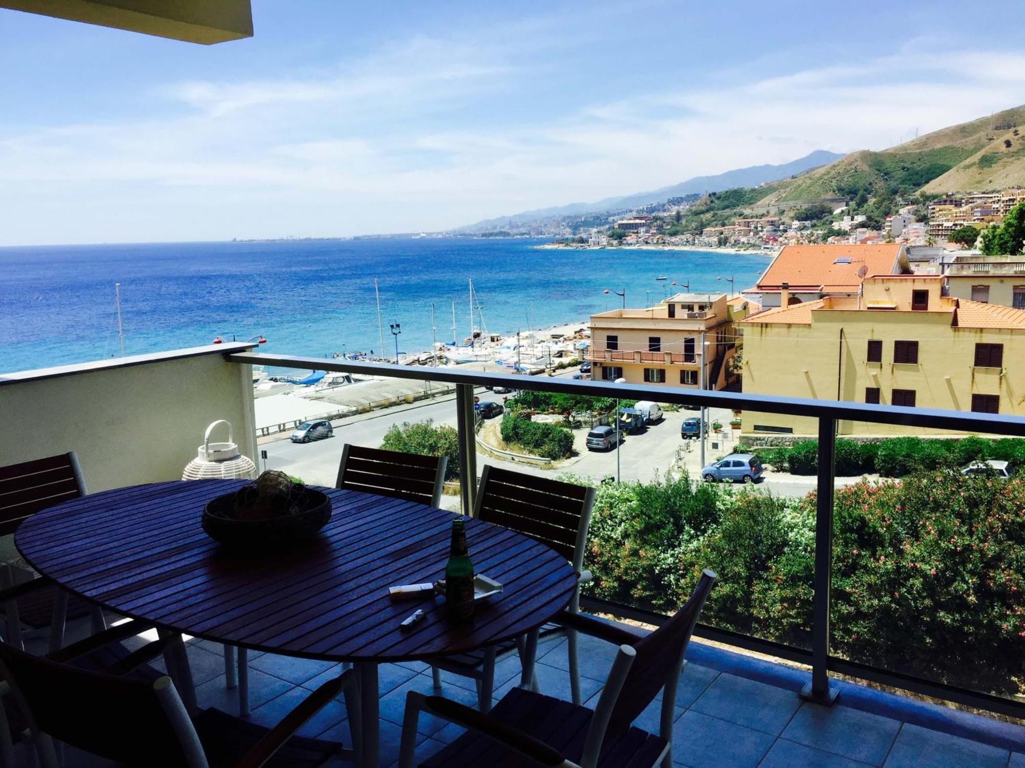 Luxury Apartment Messina Ruang foto