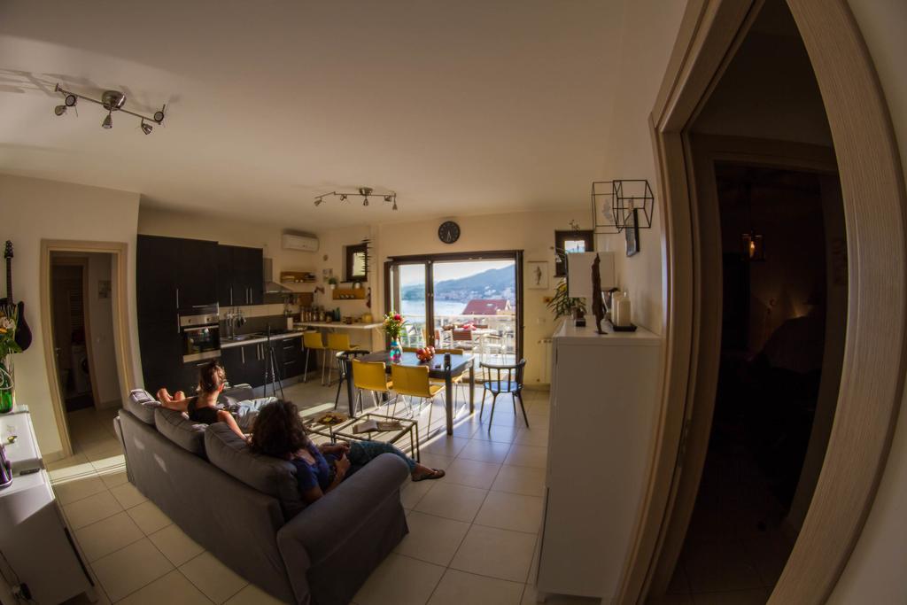Luxury Apartment Messina Bagian luar foto